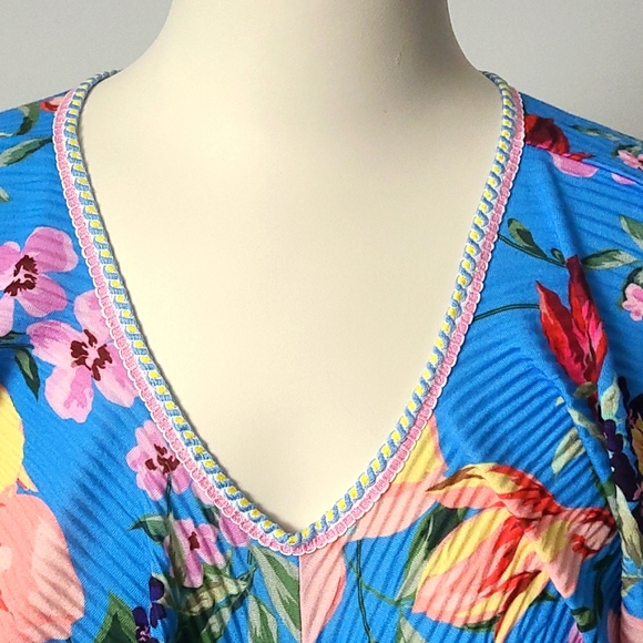 Refashioned Boho Hawaiian Floral Cropped Blouse (M/L) - Picture 3 of 7